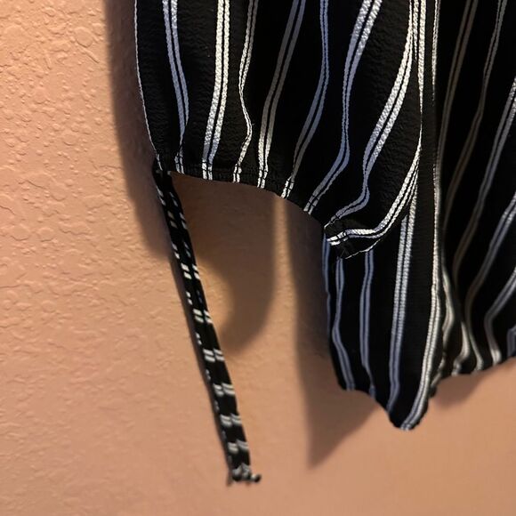 Charming Charlie Black and white striped top - Picture 4 of 8
